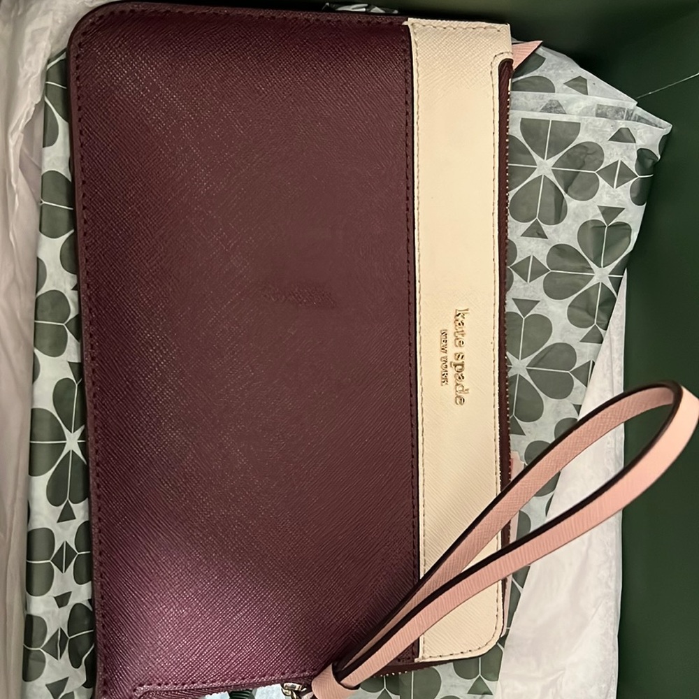 Kate Spade ♠️ wristlet wallet